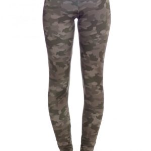 With a Moss Camo print, the Onzie High Rise Long Legging will make you feel like a warrior whether you're enjoying a studio session or enjoying the weekend